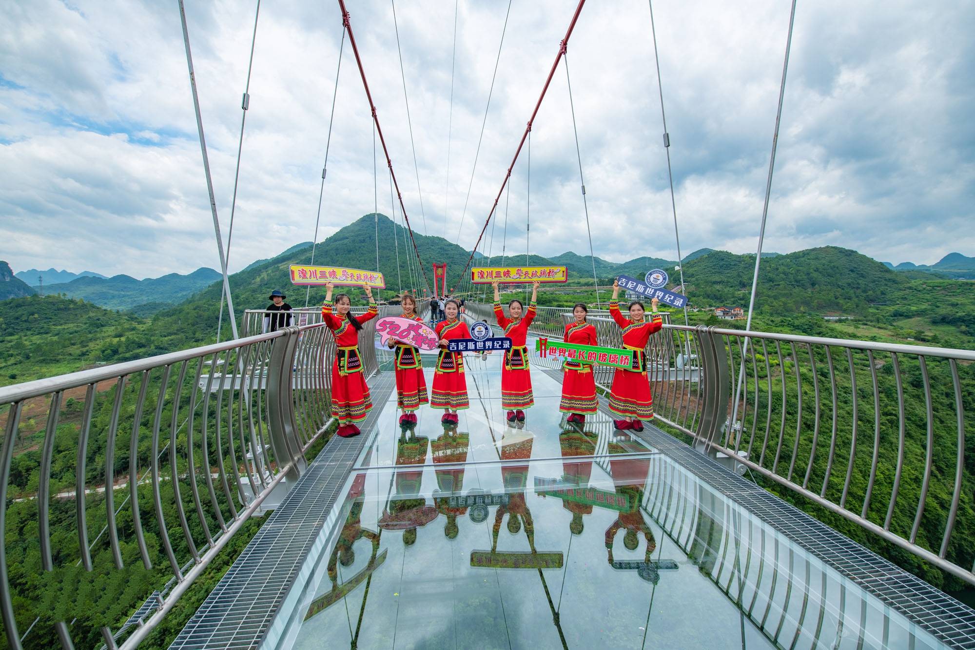 连州玻璃桥，探访壮丽景观，高空之旅的极致体验